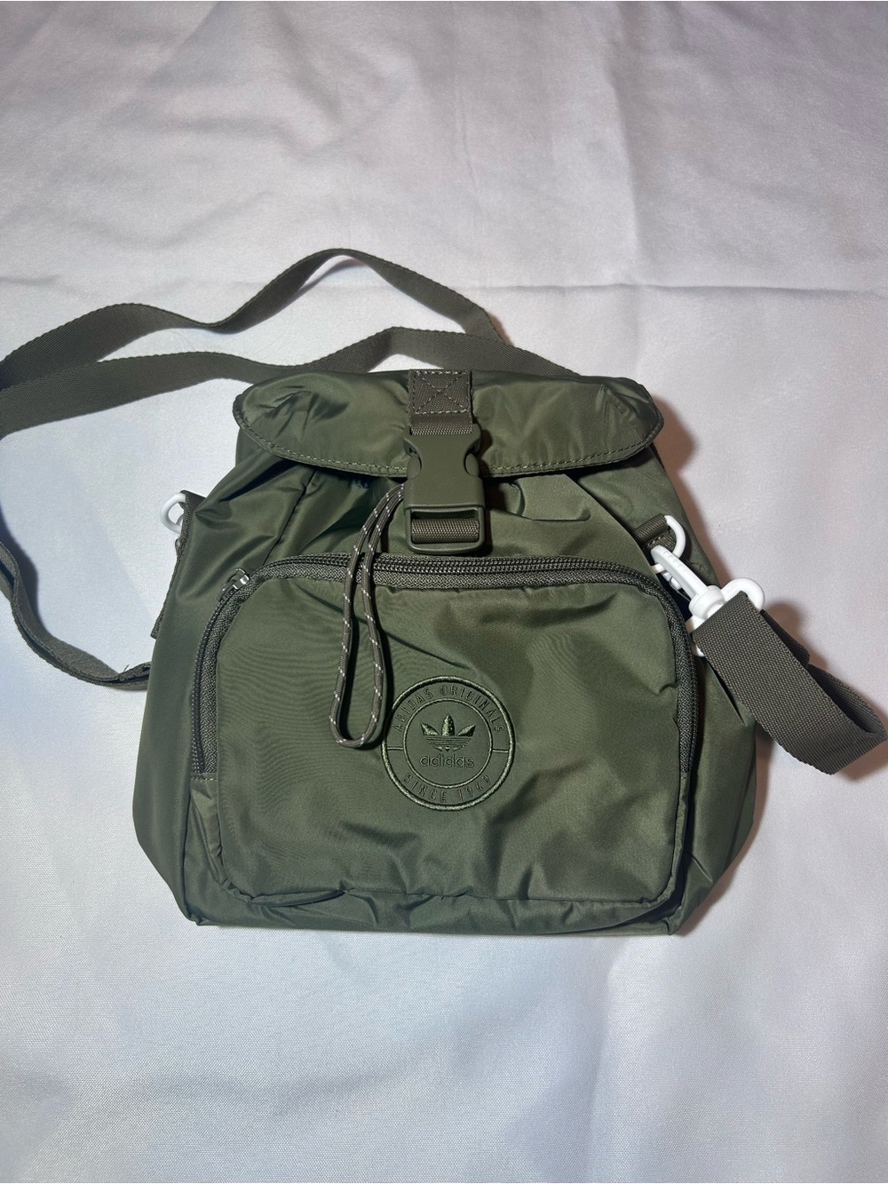 Olive Green Adidas Mini 3.0 Nylon Streetwear Athleisure Backpack/Shoulder Ba - Picture 10 of 10